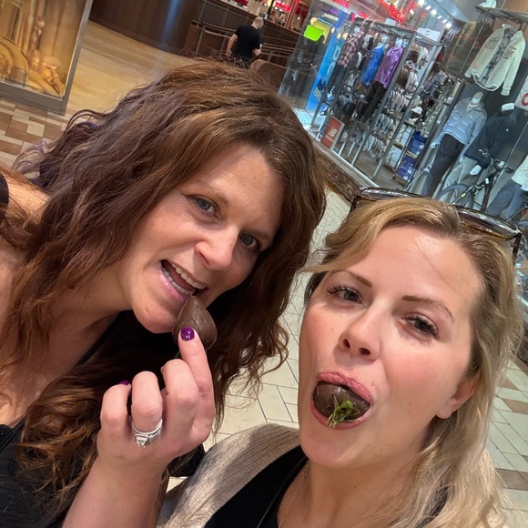 Please like the flyer to be notified for my live show! - Picture 6 of 7